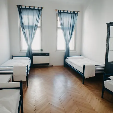 Spat Apartahotel *