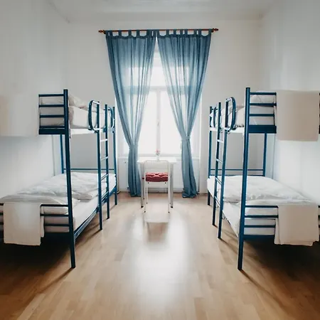 Spat Apart Otel *